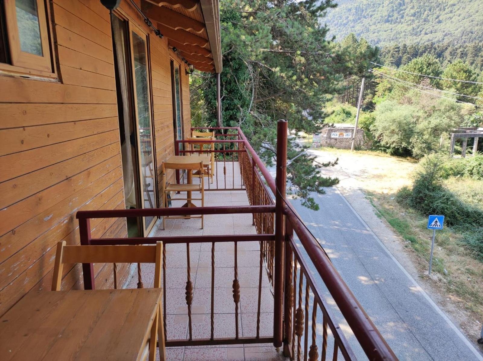 Hotel Toni Llogora Dukat Exterior photo